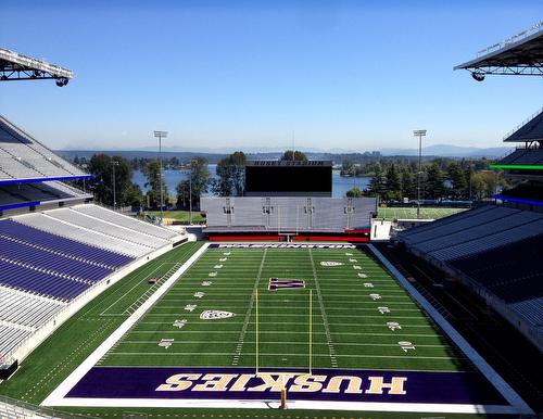 Huskies Stadium Cable Rail Drink Rail Guardrail